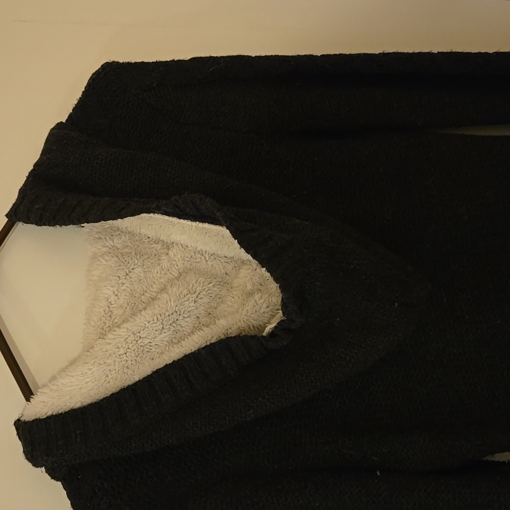 Sweater - Picture 4 of 5